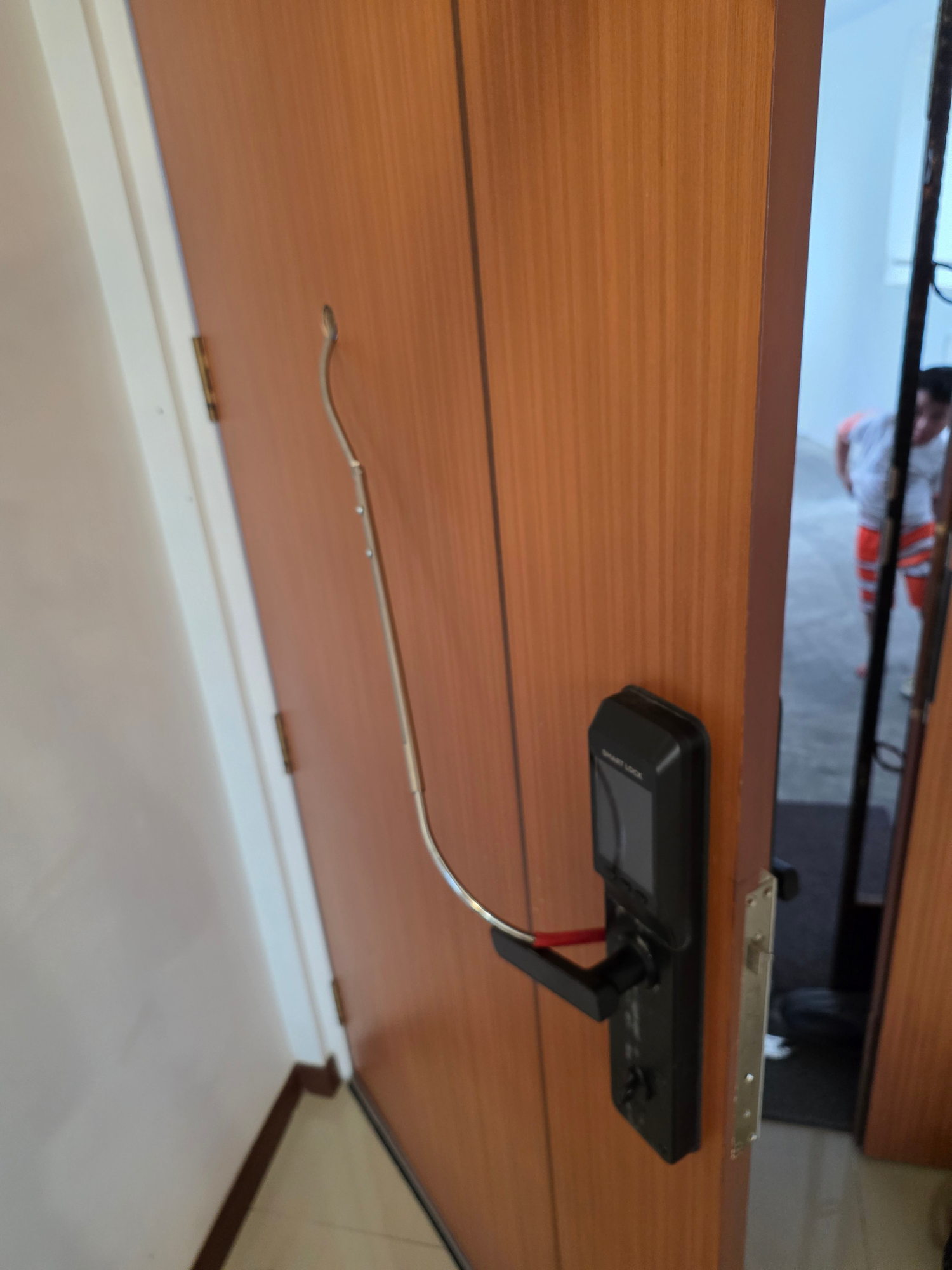 Non-destructive unlocking of a digital door lock