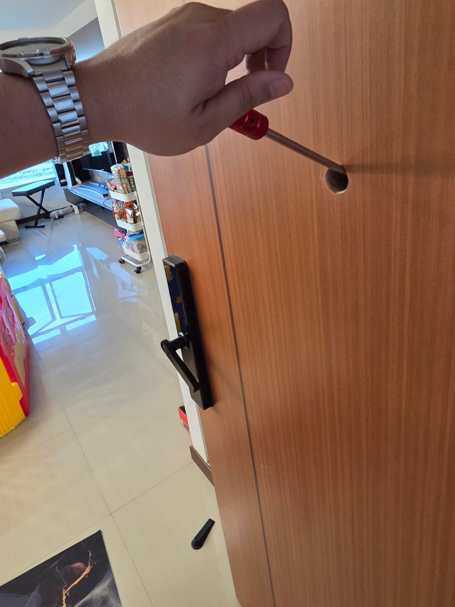 Digital door lock unlocking service