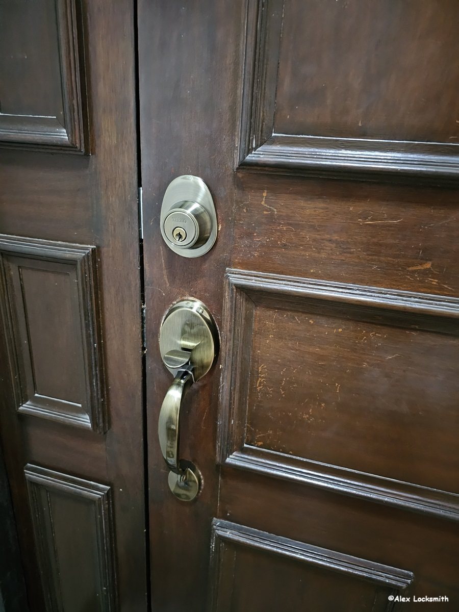 Main Door Handle Lock Singapore locksmith