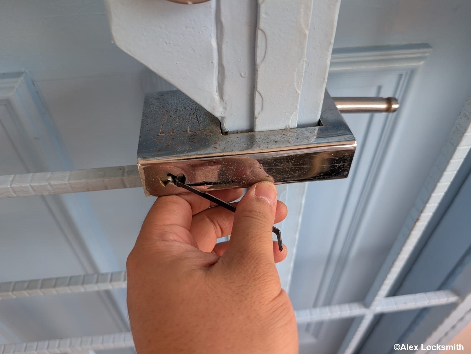 Unlock Padlock Singapore locksmith