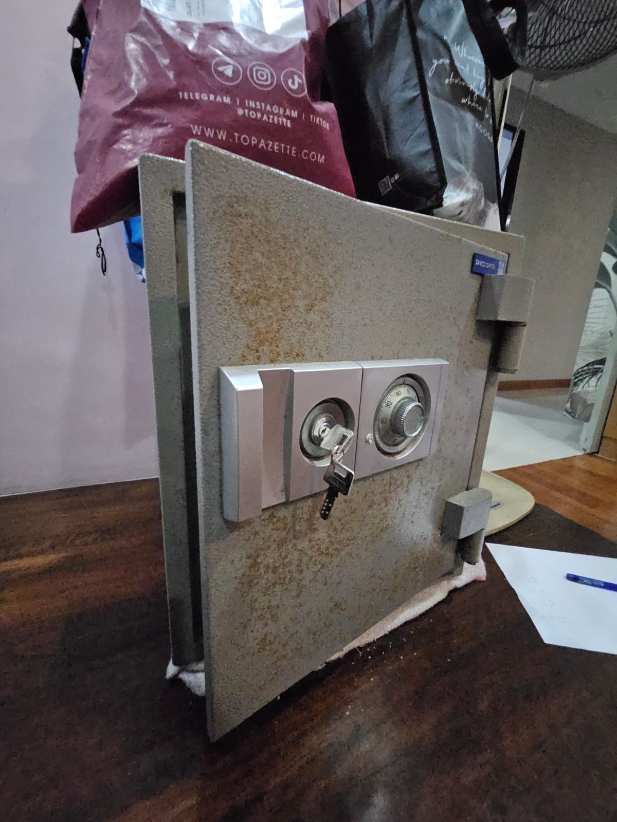 Lock cylinder replacement for safe with lost key or stuck key